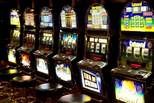 suster12 Pretty Gaming live baccarat table with multi-camera feed and real dealer
